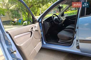 Хетчбек Ford Focus 2002 в 