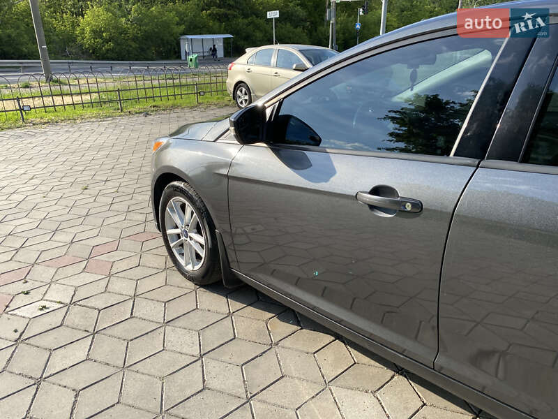 Хэтчбек Ford Focus 2016 в Днепре