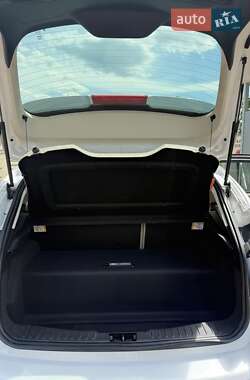 Хэтчбек Ford Focus 2013 в 