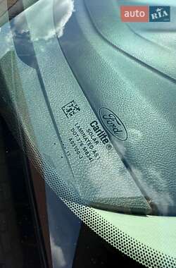 Хэтчбек Ford Focus 2013 в 