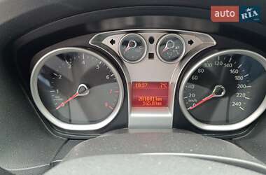 Седан Ford Focus 2010 в 