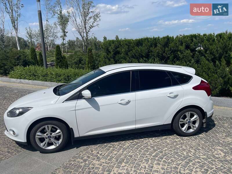 Хетчбек Ford Focus 2014 в Дніпрі