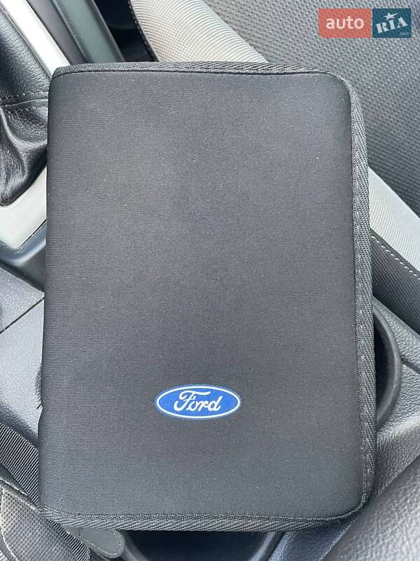 Хетчбек Ford Focus 2014 в Дніпрі