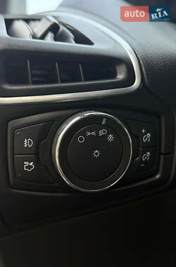 Хэтчбек Ford Focus 2013 в 