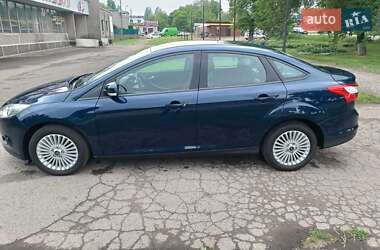 Седан Ford Focus 2011 в 