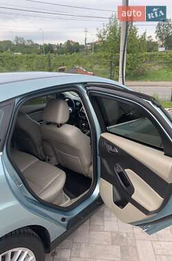 Хэтчбек Ford Focus 2012 в 