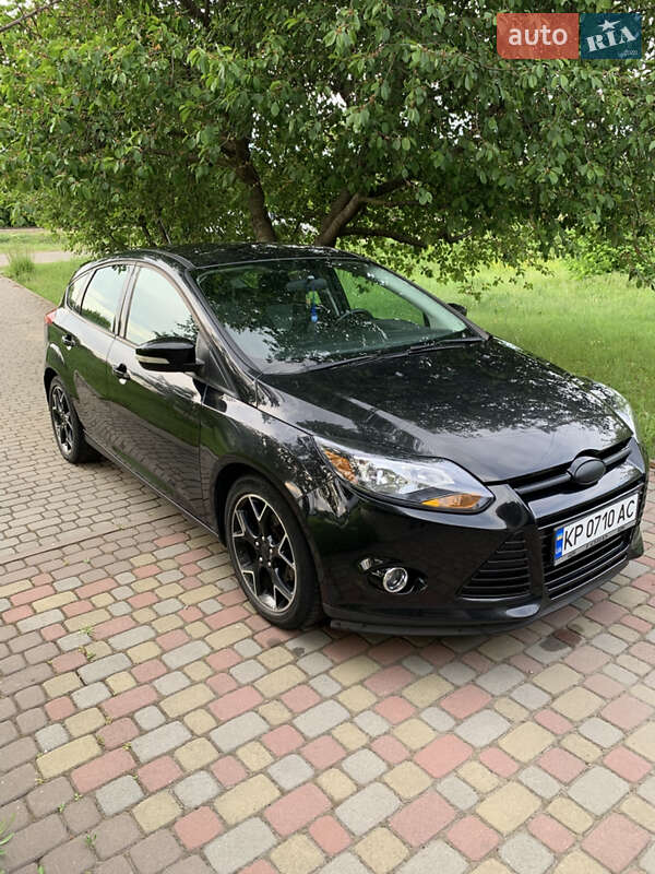 Хэтчбек Ford Focus 2013 в 