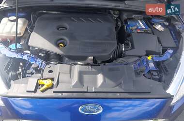 Хэтчбек Ford Focus 2015 в 