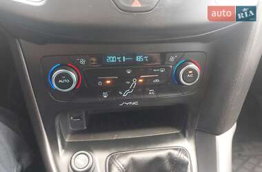 Хэтчбек Ford Focus 2015 в 