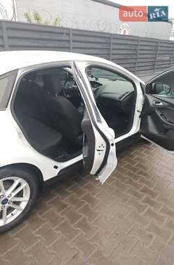Седан Ford Focus 2016 в 
