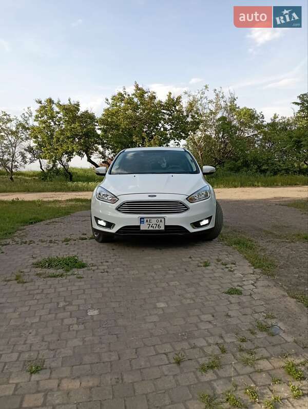 Хэтчбек Ford Focus 2015 в Днепре