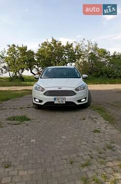 Хэтчбек Ford Focus 2015 в 