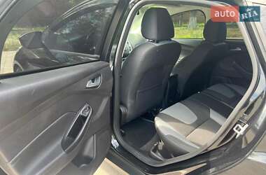 Хэтчбек Ford Focus 2014 в 