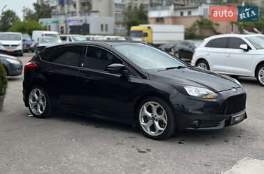 Хэтчбек Ford Focus 2014 в 