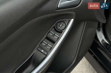 Хэтчбек Ford Focus 2014 в 