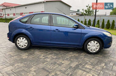 Хэтчбек Ford Focus 2010 в 