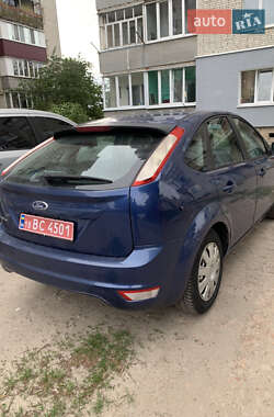 Хэтчбек Ford Focus 2010 в 