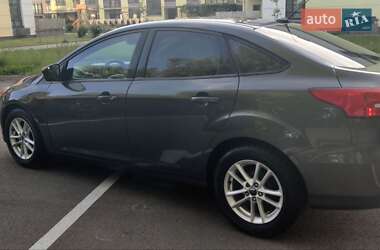 Седан Ford Focus 2015 в 