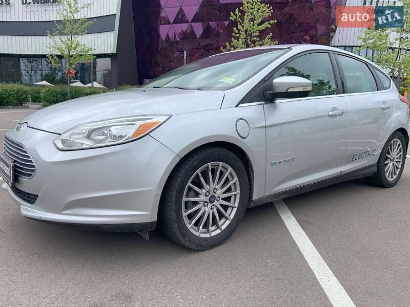 Седан Ford Focus 2016 в Киеве
