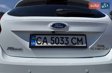 Хэтчбек Ford Focus 2012 в 