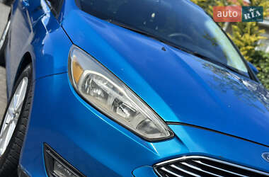 Хэтчбек Ford Focus 2015 в 