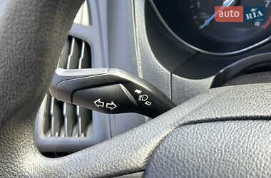 Хэтчбек Ford Focus 2015 в 