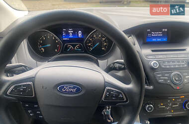 Седан Ford Focus 2015 в 