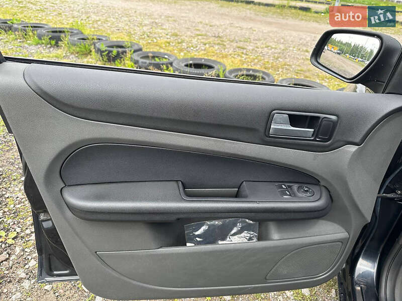 Седан Ford Focus 2006 в Львове