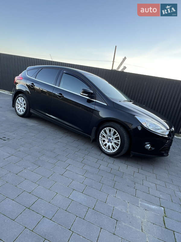 Хэтчбек Ford Focus 2014 в Перегинском