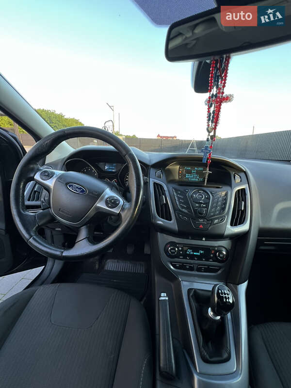 Хэтчбек Ford Focus 2014 в Перегинском