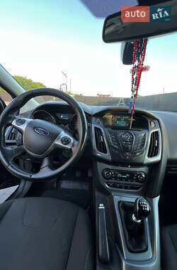 Хэтчбек Ford Focus 2014 в 