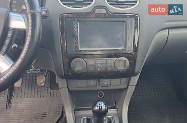 Хэтчбек Ford Focus 2006 в 