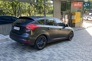 Хетчбек Ford Focus 2015 в 