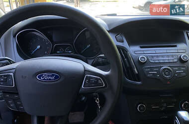 Хетчбек Ford Focus 2015 в 