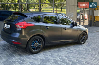 Хетчбек Ford Focus 2015 в 