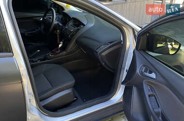 Хетчбек Ford Focus 2015 в 