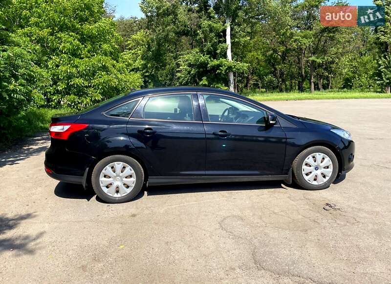 Седан Ford Focus 2012 в Павлограде
