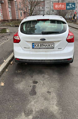 Хэтчбек Ford Focus 2013 в 