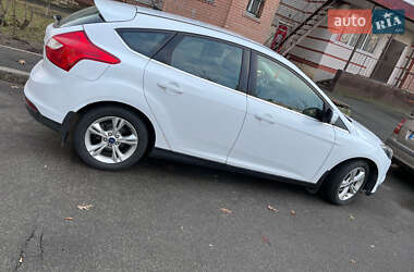 Хэтчбек Ford Focus 2013 в 