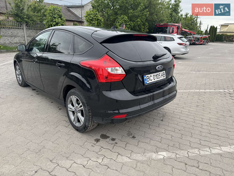 Хэтчбек Ford Focus 2011 в Городке
