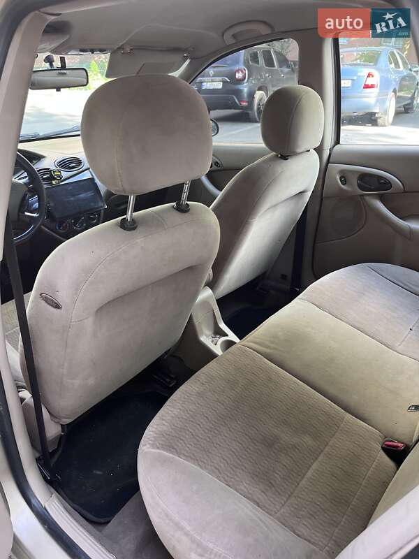 Седан Ford Focus 2001 в Дніпрі