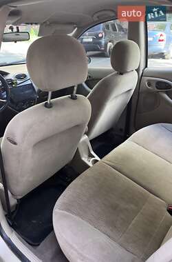 Седан Ford Focus 2001 в 