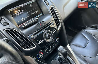 Хэтчбек Ford Focus 2015 в 