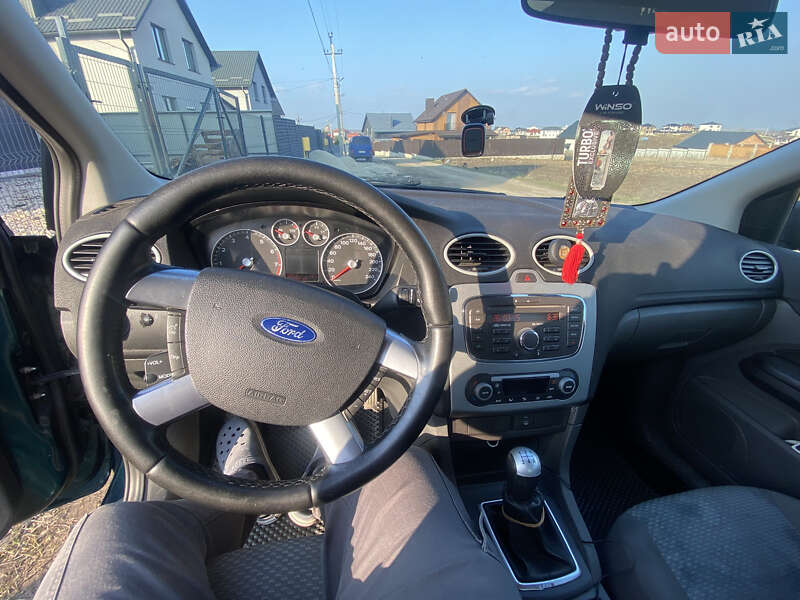 Хэтчбек Ford Focus 2007 в 