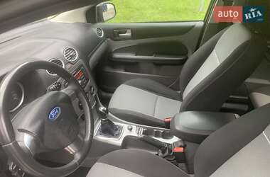 Седан Ford Focus 2011 в 