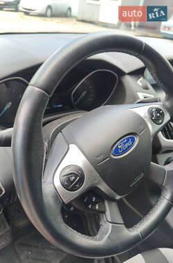 Хэтчбек Ford Focus 2014 в 