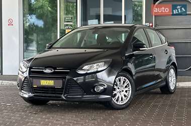 Хэтчбек Ford Focus 2011 в 