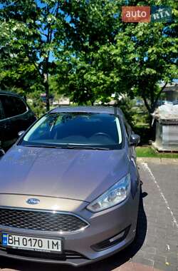 Хэтчбек Ford Focus 2015 в 
