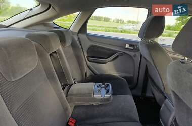 Хэтчбек Ford Focus 2005 в 