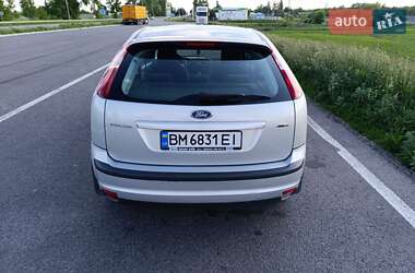 Хэтчбек Ford Focus 2005 в 